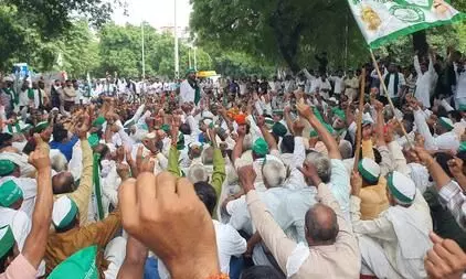 किसानों की मांगें पूरी होने तक जारी रहेगा धरना, प्राधिकरणों के बाहर डटे रहेंगे किसान: राकेश टिकैत किसानों की मांगें पूरी होने तक जारी रहेगा धरना, प्राधिकरणों के बाहर डटे रहेंगे किसान: राकेश टिकैत