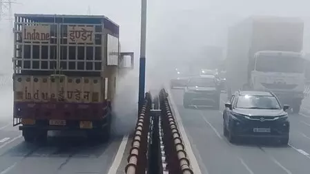 एलपीजी भरे ट्रक में लगी आग, फायर ब्रिगेड ने पाया काबू, टला बड़ा हादसा एलपीजी भरे ट्रक में लगी आग, फायर ब्रिगेड ने पाया काबू, टला बड़ा हादसा