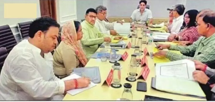 एचपीडीए की बोर्ड बैठक: हरिपुर आवासीय योजना के विस्तार समेत कई प्रस्ताव हुए मंजूर एचपीडीए की बोर्ड बैठक: हरिपुर आवासीय योजना के विस्तार समेत कई प्रस्ताव हुए मंजूर