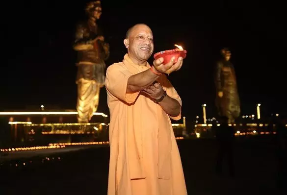 प्रेरणा स्थल पर जले आशीर्वाद के दीये, सीएम योगी ने शुरू किया सेवा संकल्प अभियान प्रेरणा स्थल पर जले आशीर्वाद के दीये, सीएम योगी ने शुरू किया सेवा संकल्प अभियान