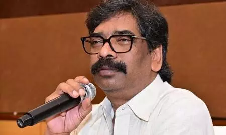 मनी लॉन्ड्रिंग केस: PMLA कोर्ट में पेश नहीं हुए सीएम हेमंत सोरेन, अब 21 सितंबर को होगी सुनवाई मनी लॉन्ड्रिंग केस: PMLA कोर्ट में पेश नहीं हुए सीएम हेमंत सोरेन, अब 21 सितंबर को होगी सुनवाई