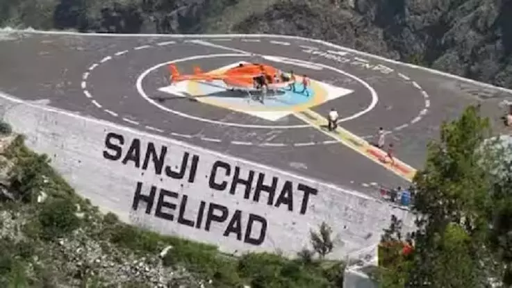 कटरा में माता वैष्णो देवी हेलीपैड टर्मिनल में आग, कोई हताहत नहीं कटरा में माता वैष्णो देवी हेलीपैड टर्मिनल में आग, कोई हताहत नहीं