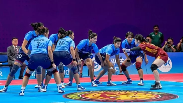 एशियन गेम्स: भारतीय महिला कबड्डी टीम की शानदार शुरुआत, बांग्लादेश को 42-21 से रौंदा एशियन गेम्स: भारतीय महिला कबड्डी टीम की शानदार शुरुआत, बांग्लादेश को 42-21 से रौंदा