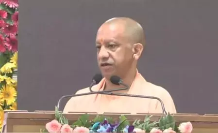 जीरो कमीशन पर चलेगी भारत टैक्सी, चालक को पांच लाख की सामाजिक सुरक्षा : सीएम योगी जीरो कमीशन पर चलेगी भारत टैक्सी, चालक को पांच लाख की सामाजिक सुरक्षा : सीएम योगी