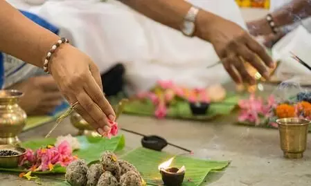 काशी और गया से पहले प्रयागराज में पिंडदान की परंपरा, जानें मान्यता काशी और गया से पहले प्रयागराज में पिंडदान की परंपरा, जानें मान्यता
