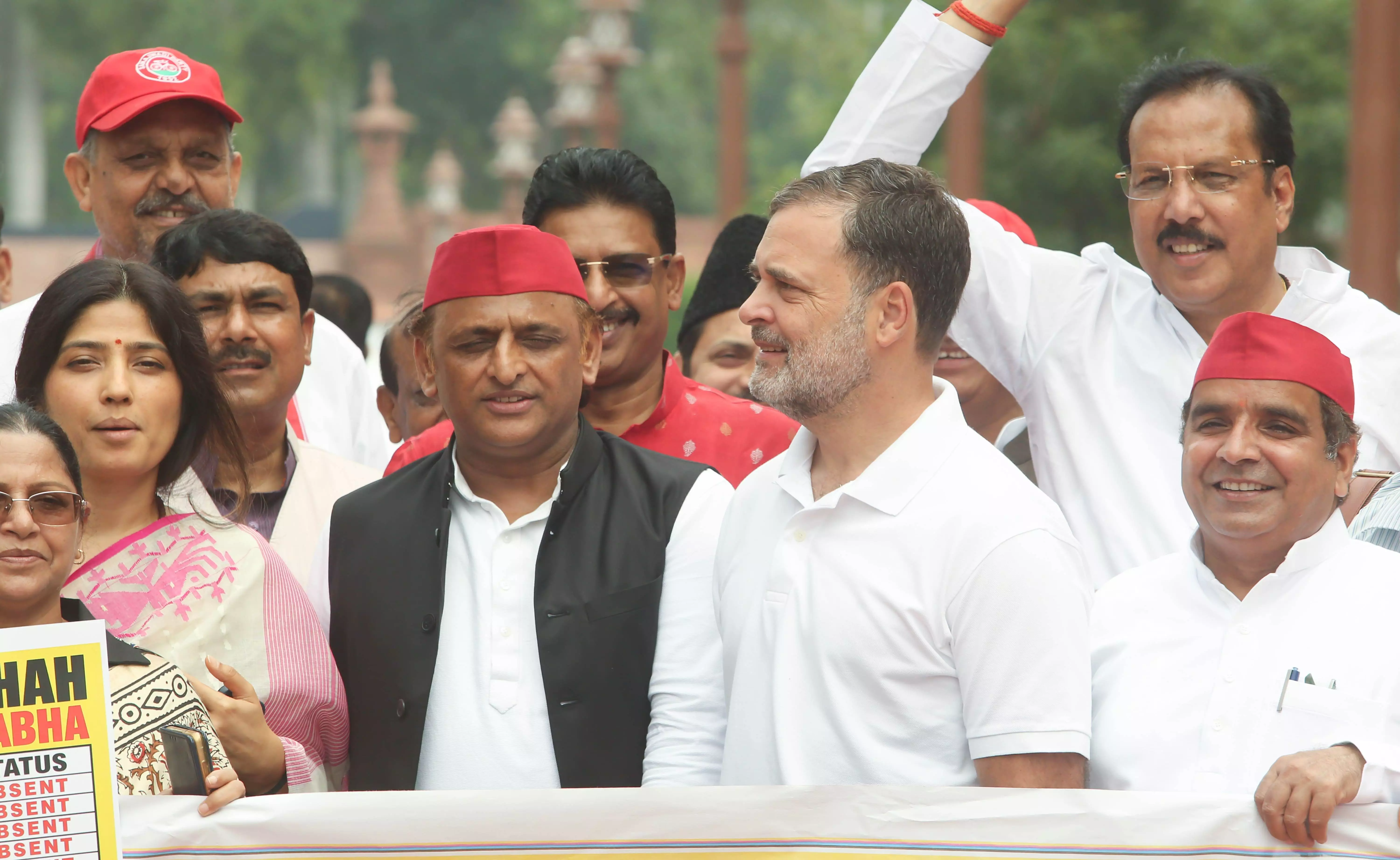 यूपी में सपा-कांग्रेस गठबंधन के बीच ‘विक्रम-बेताल’ गठबंधन यूपी में सपा-कांग्रेस गठबंधन के बीच ‘विक्रम-बेताल’ गठबंधन
