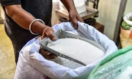 फेस्टिवल सीजन से पहले मीठी खबर: खुदरा बाजार में चीनी हुई सस्ती, केंद्र ने जारी किए आंकड़े फेस्टिवल सीजन से पहले मीठी खबर: खुदरा बाजार में चीनी हुई सस्ती, केंद्र ने जारी किए आंकड़े