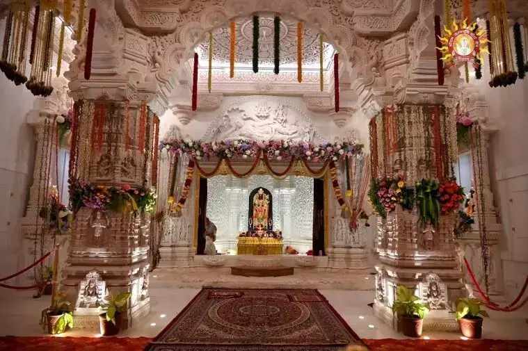 राम मंदिर चढ़ावा विवाद: 2 नवंबर को सुप्रीम कोर्ट करेगा सुनवाई, चंपत राय के खिलाफ कार्रवाई की मांग राम मंदिर चढ़ावा विवाद: 2 नवंबर को सुप्रीम कोर्ट करेगा सुनवाई, चंपत राय के खिलाफ कार्रवाई की मांग