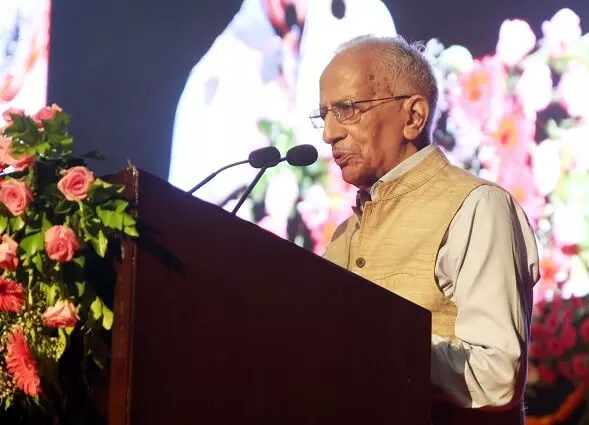 समाज सेवा का सशक्त माध्यम पुलिस सेवा, सिद्धांतों पर अडिग रहना ही सफलता का आधार : प्रकाश सिंह समाज सेवा का सशक्त माध्यम पुलिस सेवा, सिद्धांतों पर अडिग रहना ही सफलता का आधार : प्रकाश सिंह