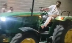 Moradabad : नर्सिंग छात्र को ट्रैक्टर से कुचलने का प्रयास Moradabad : नर्सिंग छात्र को ट्रैक्टर से कुचलने का प्रयास
