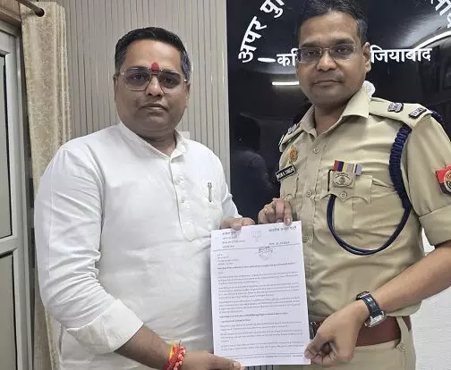 सिद्धार्थ विहार की यातायात व्यवस्था सुधारने को राजेश गुप्ता ने उठाए महत्वपूर्ण मुद्दे