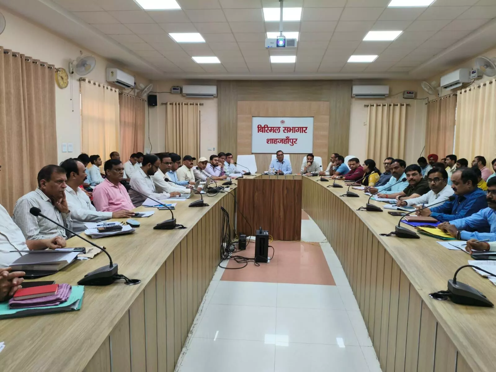 12,804 विद्यार्थी सी, डी और ई ग्रेड में, कमजोर स्कूलों के प्रधानाचार्यों से मांगा स्पष्टीकरण