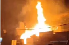 Moradabad : रेलवे स्टेशन के सामने दो गेस्ट हाउस में भीषण आग
