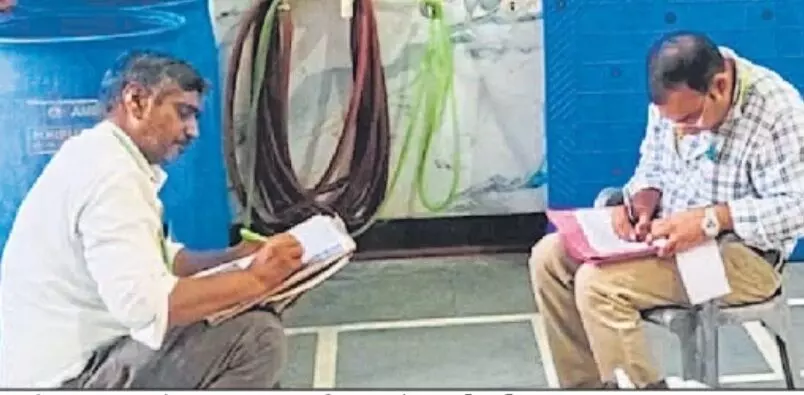 मिलावटी क्रीम बनाने की फैक्ट्री पकड़ी 11 नमूने जांच के लिए भेजे