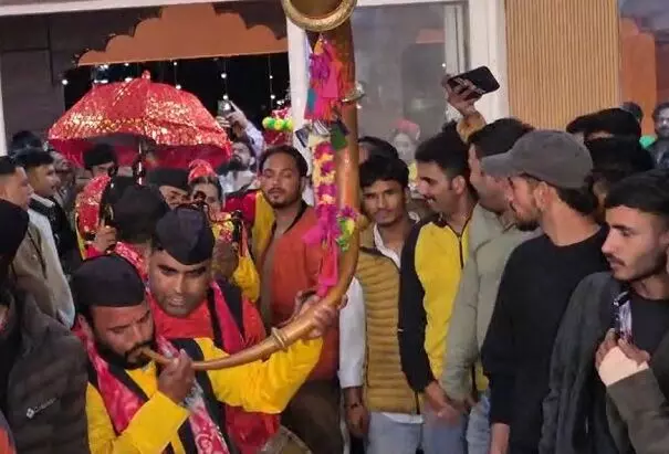 मसूरी शरदोत्सव की दूसरी शाम उत्तराखंड के लोक कलाकारों के नाम, गीतों पर झूमे दर्शक मसूरी शरदोत्सव की दूसरी शाम उत्तराखंड के लोक कलाकारों के नाम, गीतों पर झूमे दर्शक