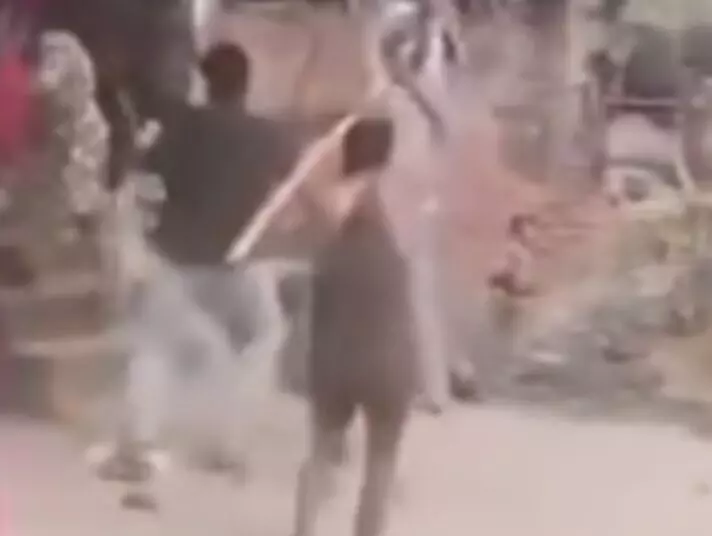 Moradabad : नाला सफाई विवाद में घर में घुसकर हमला, महिलाओं को भी पीटा Moradabad : नाला सफाई विवाद में घर में घुसकर हमला, महिलाओं को भी पीटा