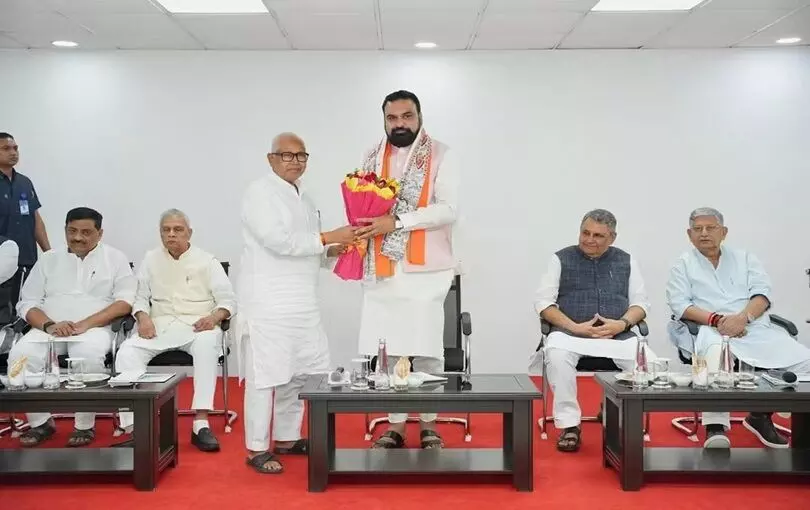 बिहार NDA बैठक: सीएम के बुलावे पर पहुंचे अनंत सिंह, जानें क्या कहा बिहार NDA बैठक: सीएम के बुलावे पर पहुंचे अनंत सिंह, जानें क्या कहा