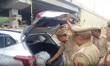 गाजियाबाद और नोएडा में कड़ी सुरक्षा: जंतर-मंतर प्रदर्शन के मद्देनजर दिल्ली बॉर्डर पर सख्ती गाजियाबाद और नोएडा में कड़ी सुरक्षा: जंतर-मंतर प्रदर्शन के मद्देनजर दिल्ली बॉर्डर पर सख्ती