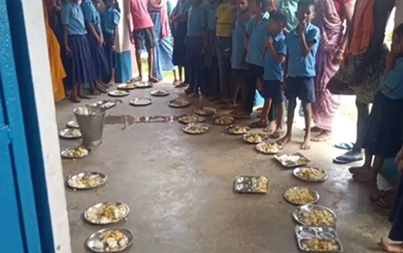 भागलपुर: मिड-डे मील में मिली छिपकली, 12 बच्चे बीमार भागलपुर: मिड-डे मील में मिली छिपकली, 12 बच्चे बीमार