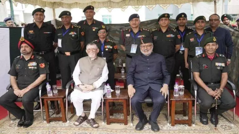 देवघर में उपराष्ट्रपति सीपी राधाकृष्णन का बड़ा संदेश, बोले- सैनिकों के साथ खड़ा रहना राष्ट्र का परम कर्तव्य देवघर में उपराष्ट्रपति सीपी राधाकृष्णन का बड़ा संदेश, बोले- सैनिकों के साथ खड़ा रहना राष्ट्र का परम कर्तव्य