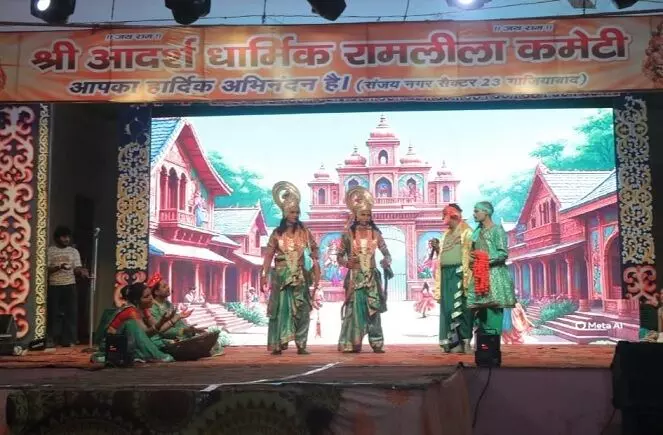 श्री आदर्श धार्मिक रामलीला में पुष्प वाटिका और धनुष भंग लीला का भव्य मंचन श्री आदर्श धार्मिक रामलीला में पुष्प वाटिका और धनुष भंग लीला का भव्य मंचन
