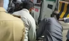Moradabad : सोनकपुर पुल के गैप से नीचे गिरा युवक, गंभीर रूप से घायल Moradabad : सोनकपुर पुल के गैप से नीचे गिरा युवक, गंभीर रूप से घायल