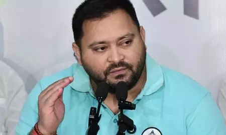 चुनाव आयोग पर तेजस्वी यादव का तीखा हमला: धांधली के आरोप- किसके कहने पर बदले जा रहे हैं पुराने नियम? चुनाव आयोग पर तेजस्वी यादव का तीखा हमला: धांधली के आरोप- किसके कहने पर बदले जा रहे हैं पुराने नियम?