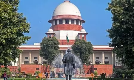 सीजेआई सूर्यकांत के खिलाफ अपमानजनक पोस्ट पर आपराधिक अवमानना कार्रवाई शुरू हो: सुप्रीम कोर्ट वकील सीजेआई सूर्यकांत के खिलाफ अपमानजनक पोस्ट पर आपराधिक अवमानना कार्रवाई शुरू हो: सुप्रीम कोर्ट वकील