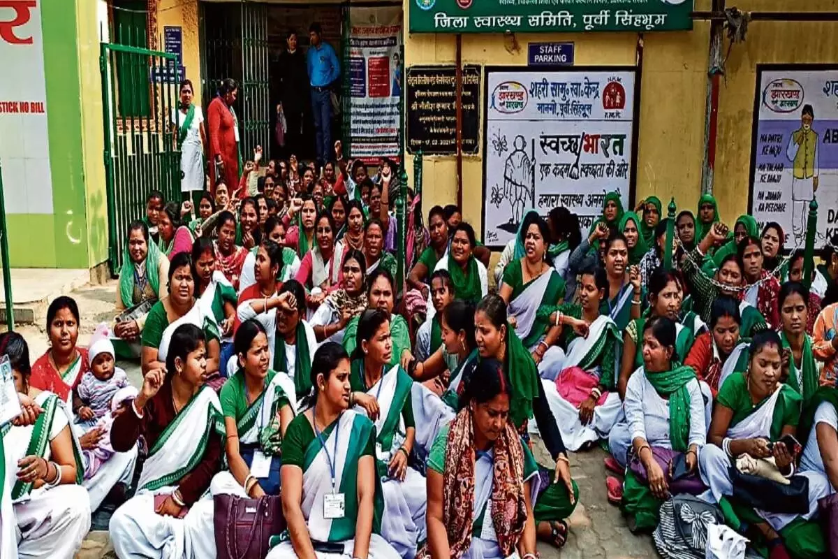 झारखंड की सहिया बहनों को हेमंत सरकार का तोहफा, ₹51.91 करोड़ जारी; जानें कब आएंगे पैसे झारखंड की सहिया बहनों को हेमंत सरकार का तोहफा, ₹51.91 करोड़ जारी; जानें कब आएंगे पैसे