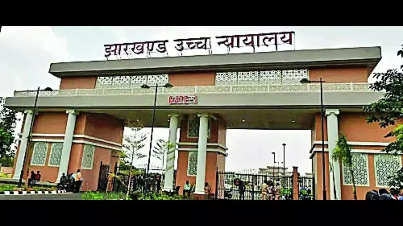 हाईकोर्ट के खिलाफ भ्रामक पोस्ट पर सख्ती, पोस्ट नहीं हटाई तो कोर्ट तक पहुंचेगा मामला हाईकोर्ट के खिलाफ भ्रामक पोस्ट पर सख्ती, पोस्ट नहीं हटाई तो कोर्ट तक पहुंचेगा मामला