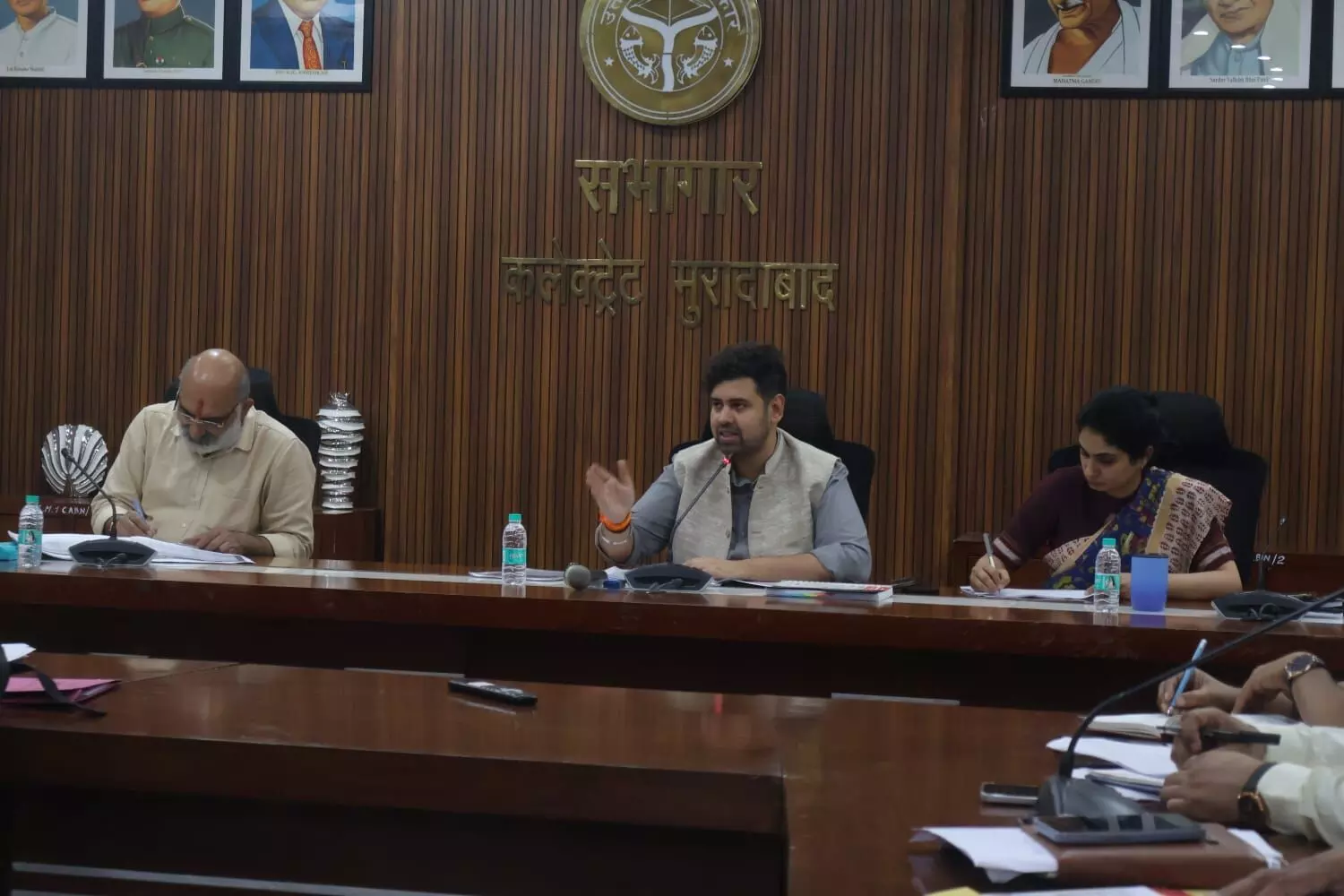 Moradabad : लापरवाही बरतने वाले अधिकारियों और आशाओं पर गिरेगी गाज