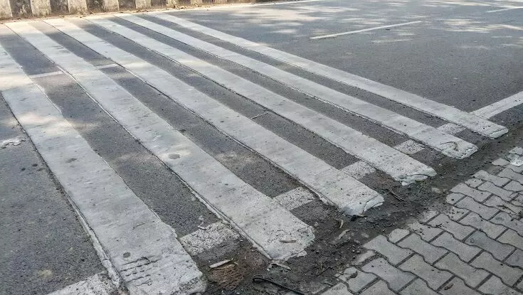 स्पीड ब्रेकर बने लोगों के लिए बने मुसीबत, स्पीड पर नहीं लग रहा ब्रेक