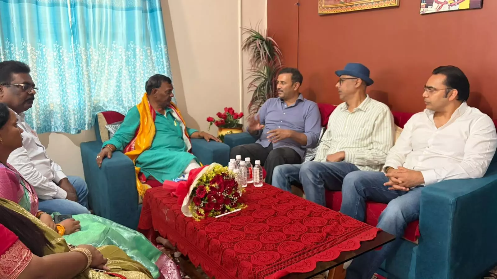 ओडिशा के राज्यपाल डॉ. ब्रजमोहन राम से मिले सुदेश महतो, दी बधाई