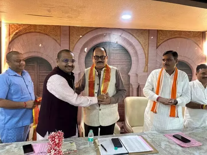 जनसुनवाई में पहुंचे फरियादी, दर्जा राज्य मंत्री ने अधिकारियों को दिए त्वरित निस्तारण के निर्देश